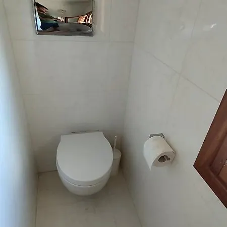 Lovers' Nest بيت ضيافة