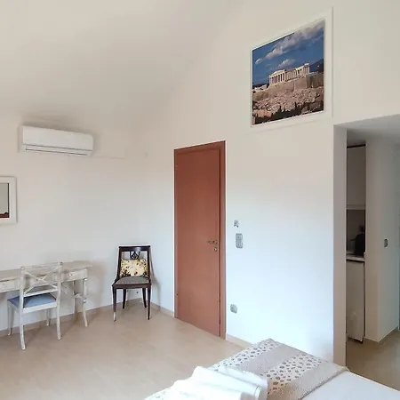 Guest house Lovers' Nest