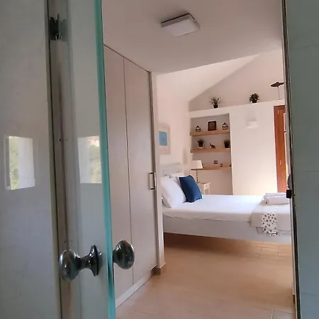 Lovers' Nest *
