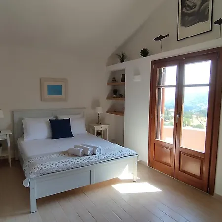 Lovers' Nest 3*