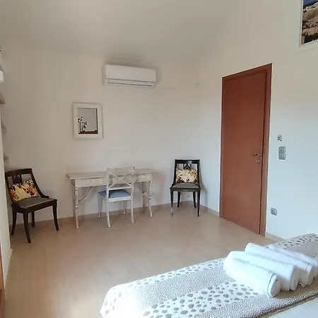 Lovers' Nest 3* Mesaria (Andros)
