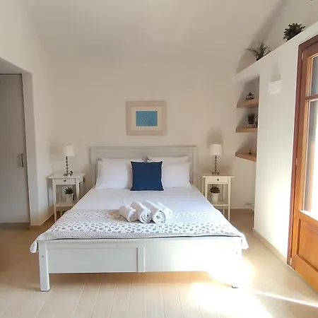 Lovers' Nest Guest house *